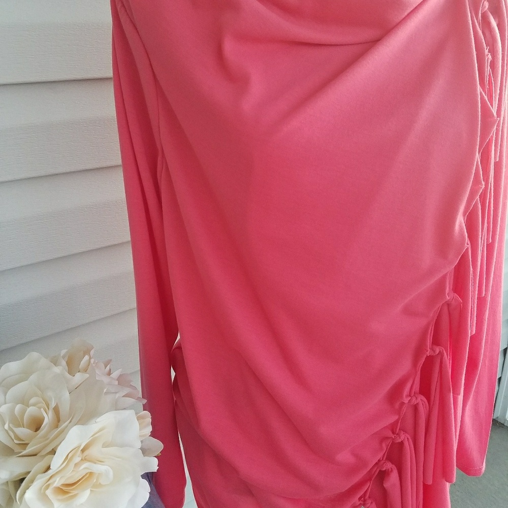 💋NWOT Gorgeous Coral/Pink Top